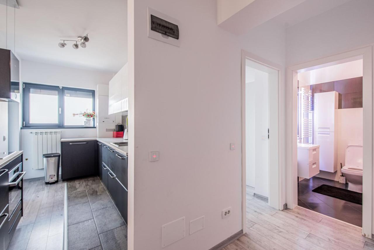 2-Room Penthouse Plaza Residence P1 Bucharest Exterior photo